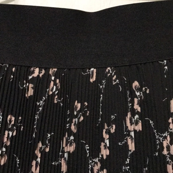 Le Gali Black Pink Floral Pleated Midi Skirt Lace Hem Pull-On Size M - Picture 8 of 16